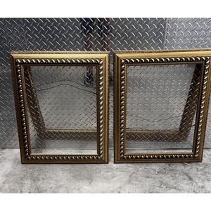 Pair of Vintage Wooden Gold Painted Frames. Beautiful! Great Condition